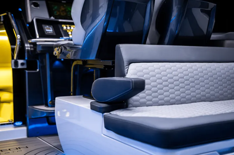 Slide: The Image of Galeon 335 GTO 2026 - 63