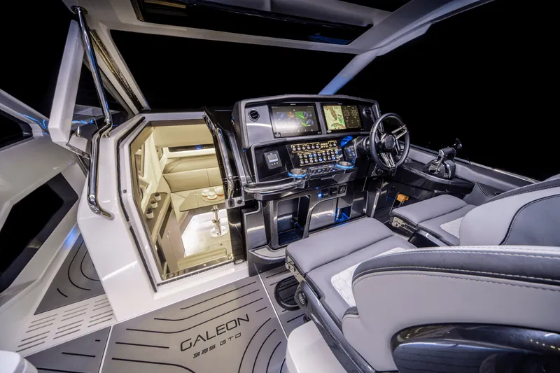 Slide: The Image of Galeon 335 GTO 2026 - 70