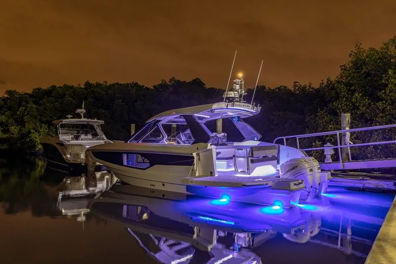 Slide: The Image of Galeon 335 GTO 2026 - 122