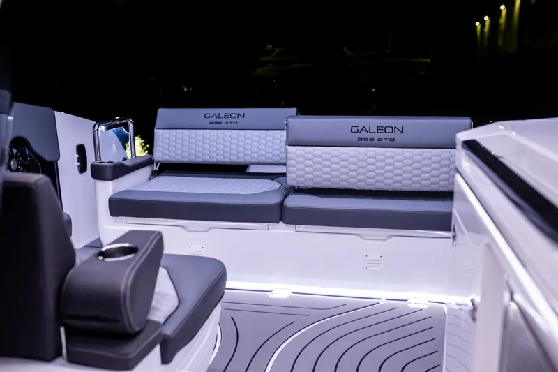 Slide: The Image of Galeon 335 GTO 2026 - 76
