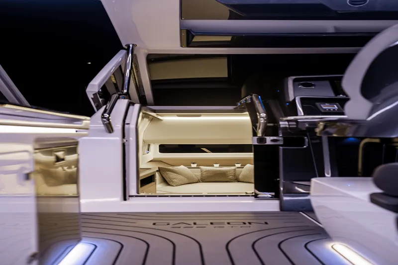 Slide: The Image of Galeon 335 GTO 2026 - 49