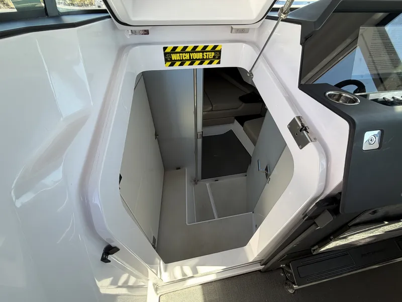 Slide: The Image of Axopar AX37XC 2024 - 13