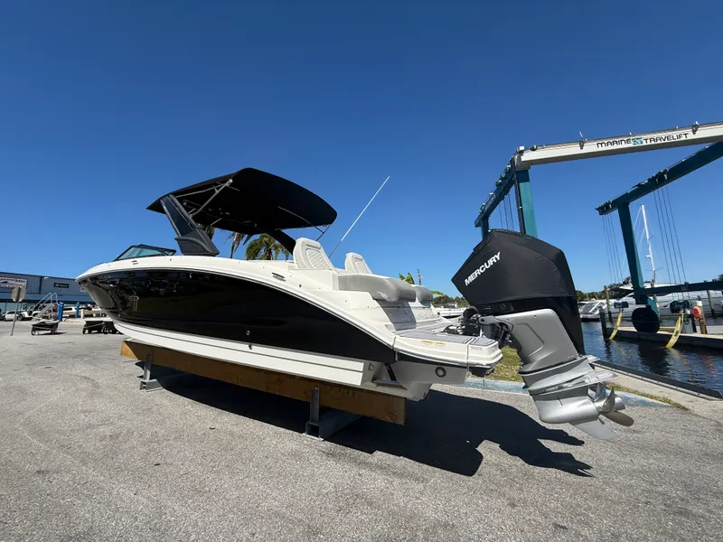 Slide: The Image of Sea Ray 29 SDX 2021 - 2