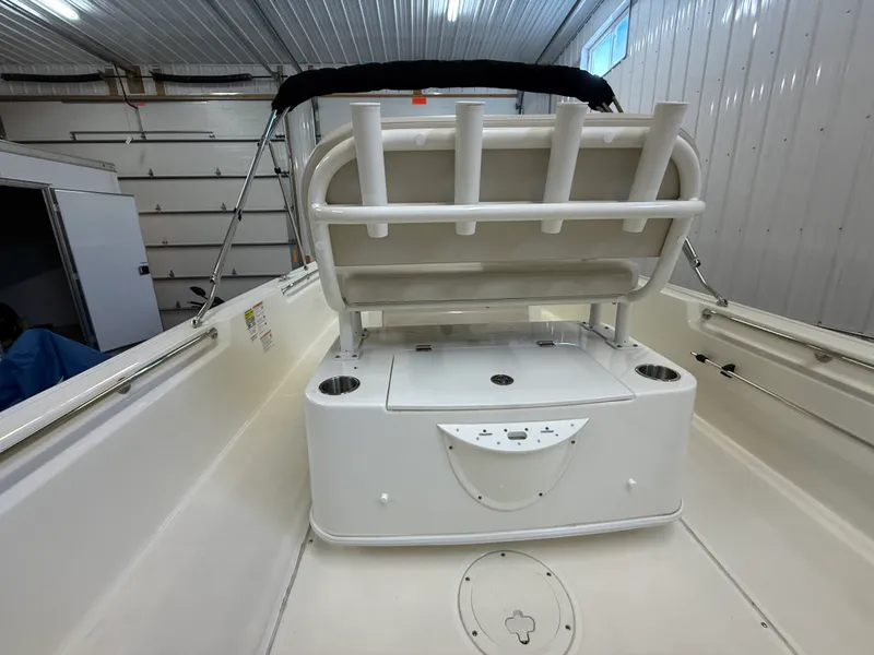 Slide: The Image of Boston Whaler 210 MONTAUK 2025 - 2