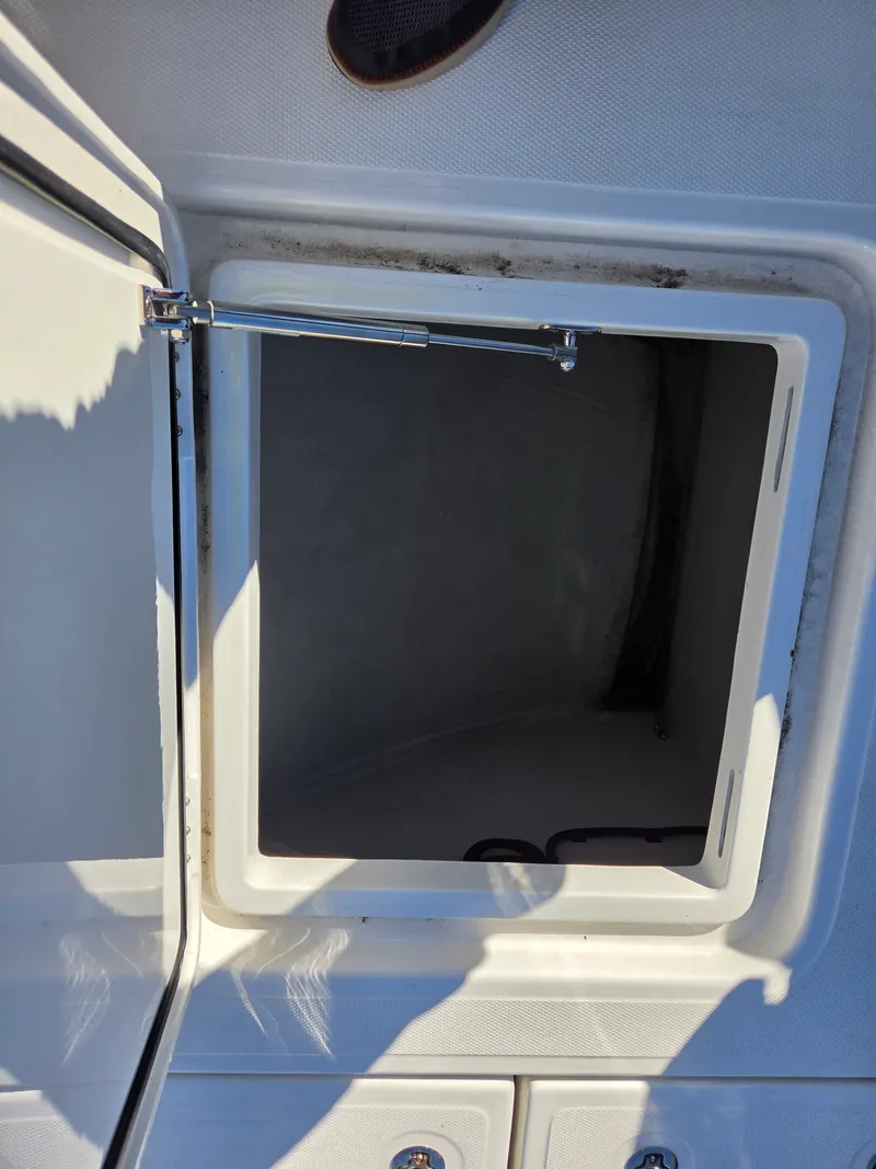 Slide: The Image of Aquila 46 YACHT 2026 - 16