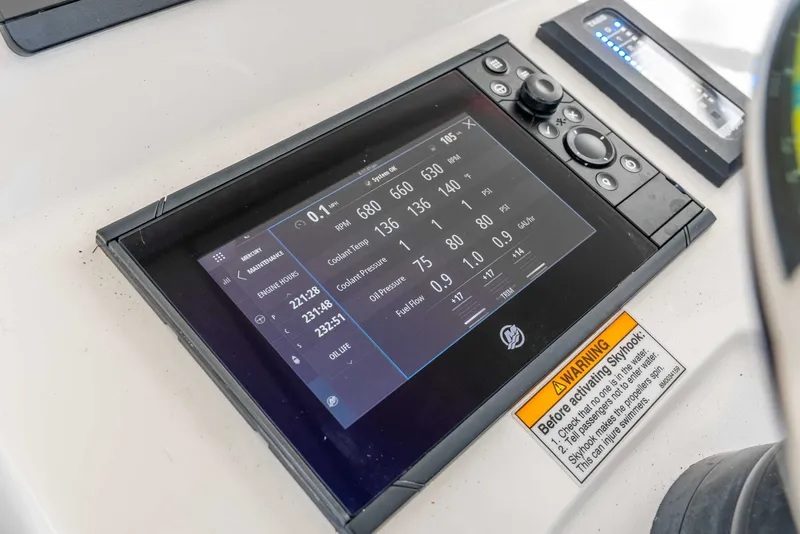 Slide: The Image of Intrepid 375 NOMAD FE 2024 - 23