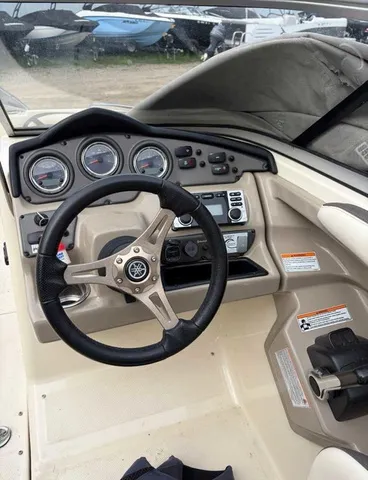 Slide: The Image of Yamaha 242 LTD S 2014 - 4