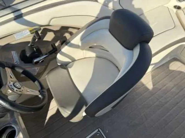 Slide: The Image of Yamaha 242 LTD S 2014 - 9