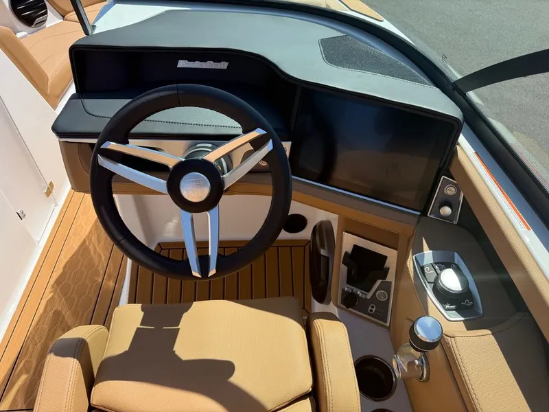 Slide: The Image of MasterCraft XT23 2026 - 14