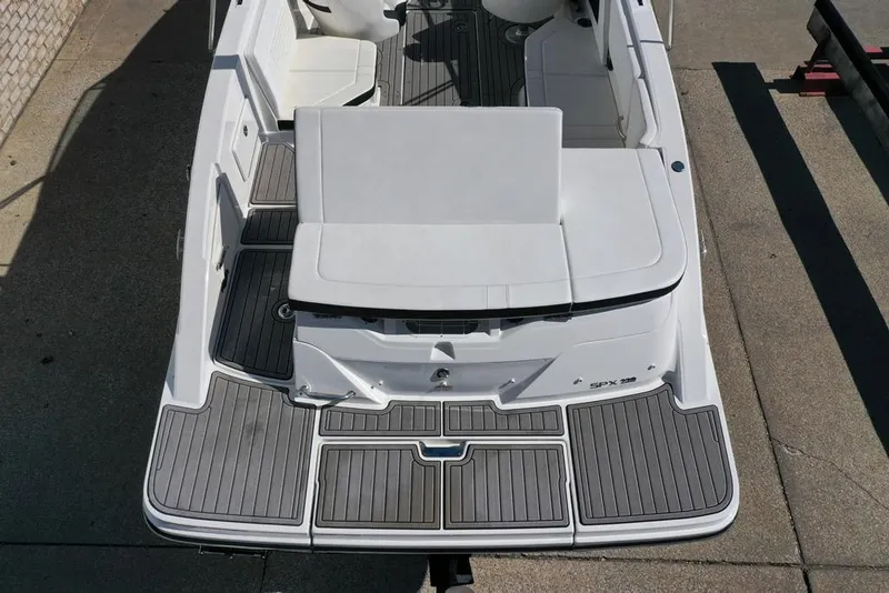 Slide: The Image of Sea Ray SPX 230 2022 - 9