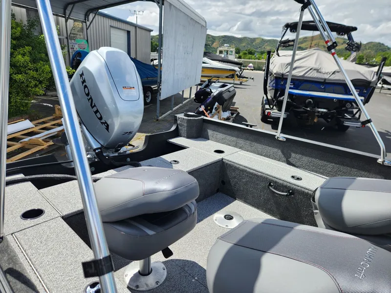 Slide: The Image of Alumacraft Classic 165 Sport 2026 - 6