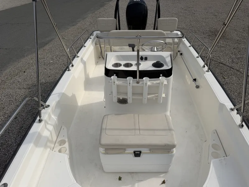 Slide: The Image of Boston Whaler 170 MONTAUK 2023 - 11