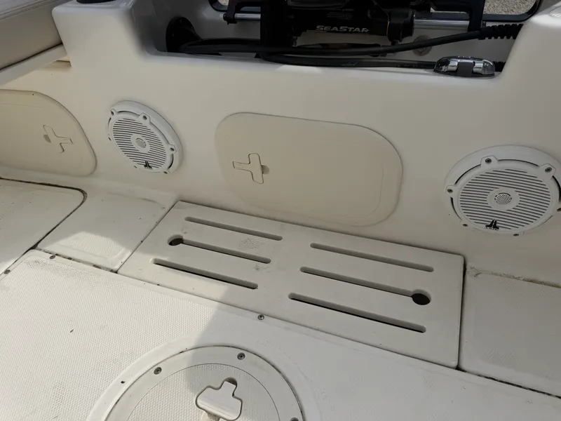 Slide: The Image of Boston Whaler 170 MONTAUK 2023 - 9