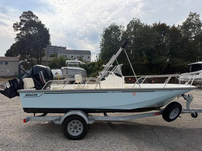 Slide: The Image of Boston Whaler 170 MONTAUK 2023 - 1