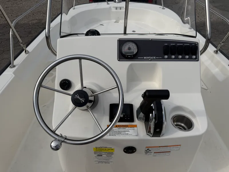 Slide: The Image of Boston Whaler 170 MONTAUK 2023 - 12