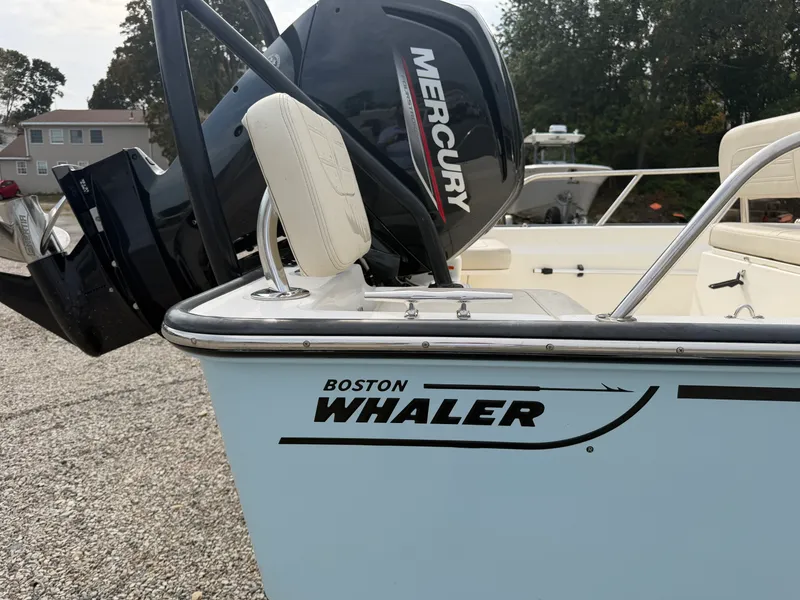 Slide: The Image of Boston Whaler 170 MONTAUK 2023 - 3