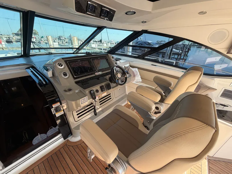 Slide: The Image of Sea Ray SUNDANCER 540 2015 - 16