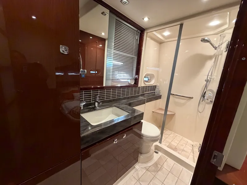 Slide: The Image of Sea Ray SUNDANCER 540 2015 - 32