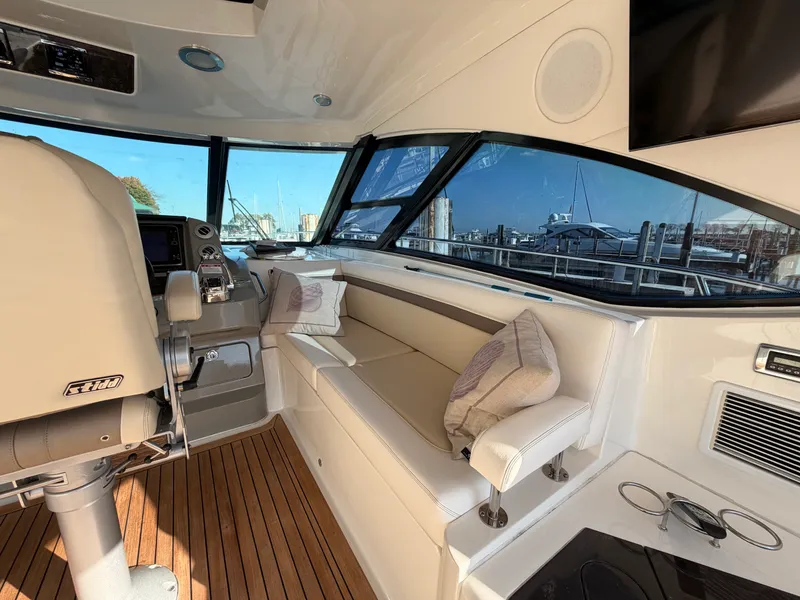 Slide: The Image of Sea Ray SUNDANCER 540 2015 - 13