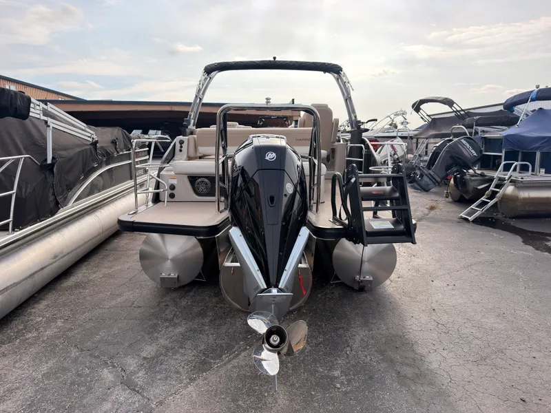 The Image of Harris Grand Mariner 230 2027 - 0