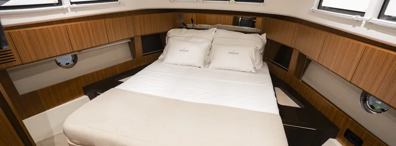 Slide: The Image of Greenline 42 Hybrid 2027 - 2