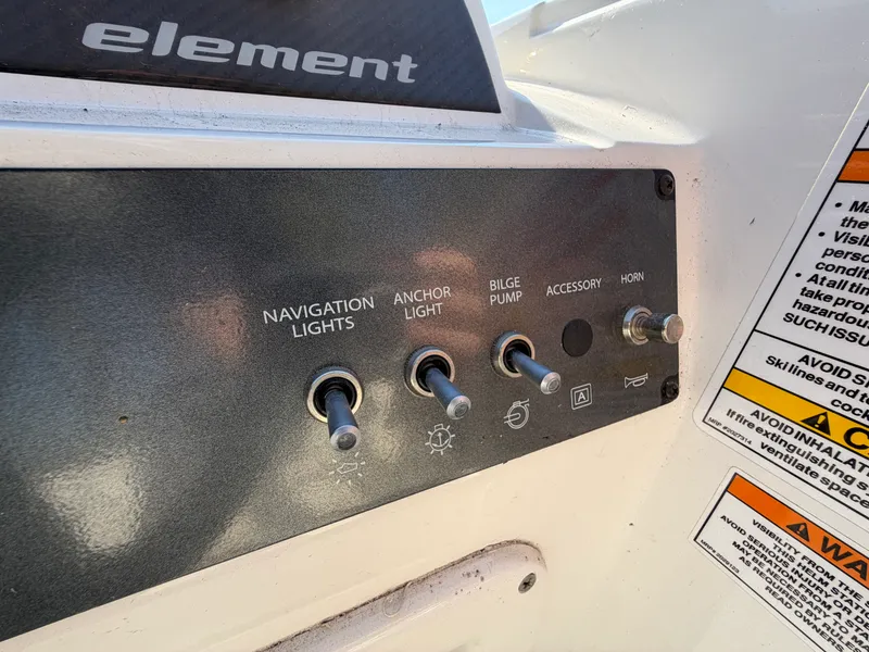 Slide: The Image of Bayliner ELEMENT E18 2021 - 17
