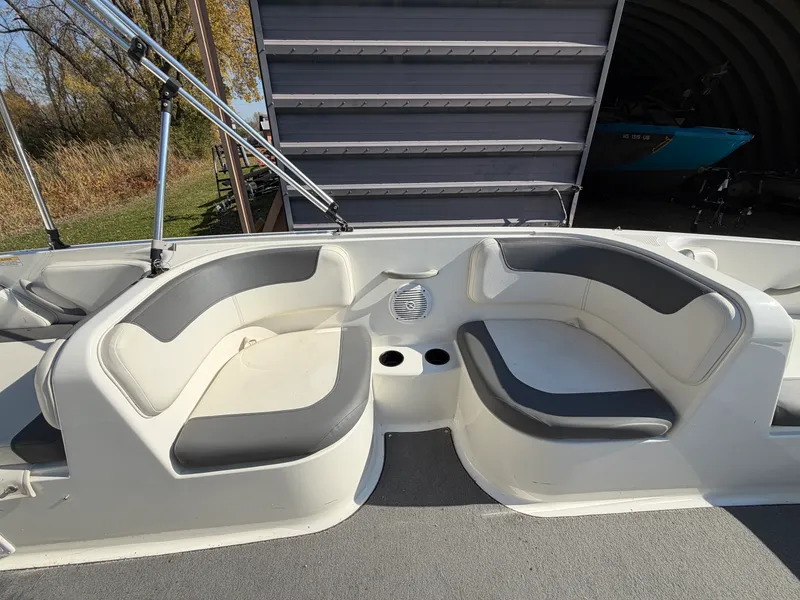 Slide: The Image of Bayliner ELEMENT E18 2021 - 12
