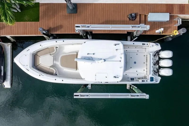 Slide: The Image of Boston Whaler 350 Outrage 2018 - 0