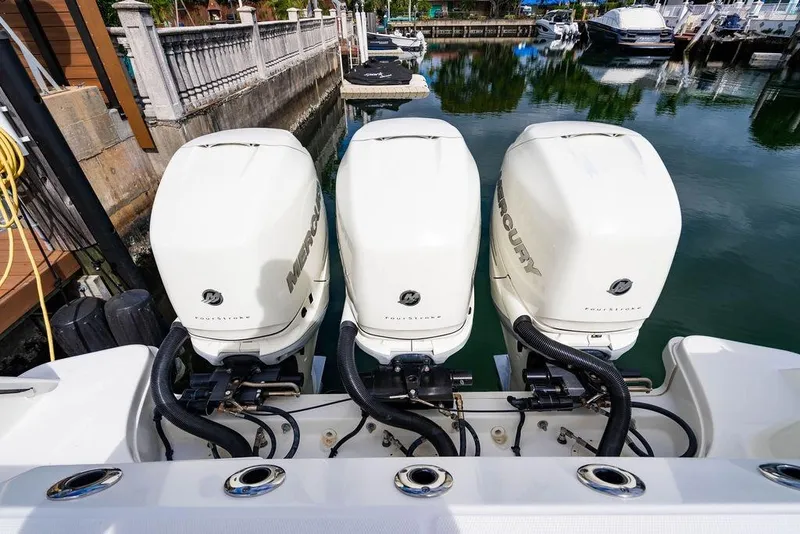 Slide: The Image of Boston Whaler 350 Outrage 2018 - 11