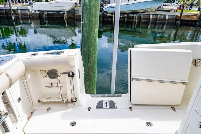 Slide: The Image of Boston Whaler 350 Outrage 2018 - 13