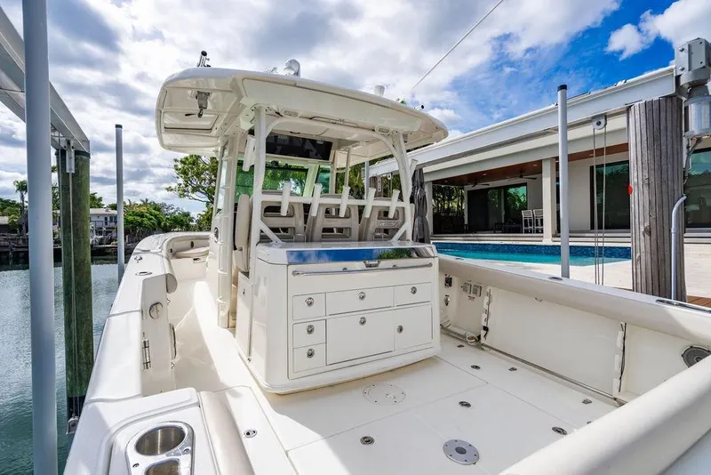 Slide: The Image of Boston Whaler 350 Outrage 2018 - 14