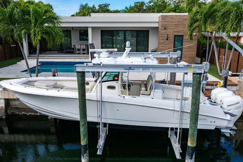 Slide: The Image of Boston Whaler 350 Outrage 2018 - 4