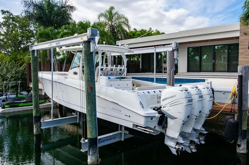 Slide: The Image of Boston Whaler 350 Outrage 2018 - 5
