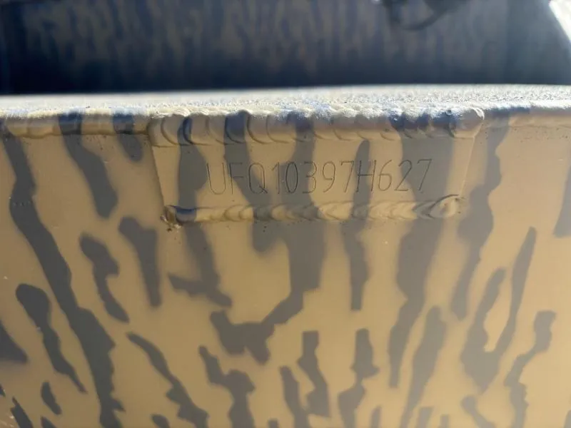 Slide: The Image of Gator-Tail 17/50 Mid-Deck Savage Series 2027 - 13