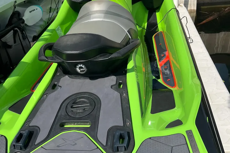 Slide: The Image of Sea-Doo RXT-X 300 2020 - 3