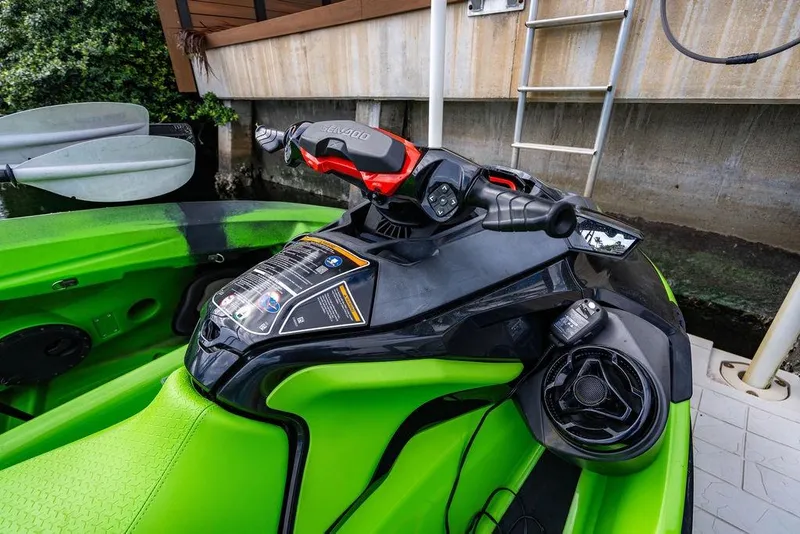 Slide: The Image of Sea-Doo RXT-X 300 2020 - 5