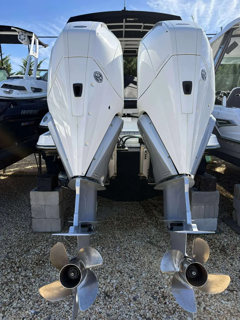 Slide: The Image of Monterey 305SS 2023 - 10