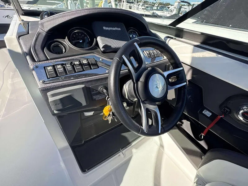 Slide: The Image of Monterey 278SS 2018 - 1