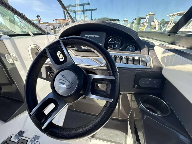 Slide: The Image of Monterey 278SS 2018 - 15