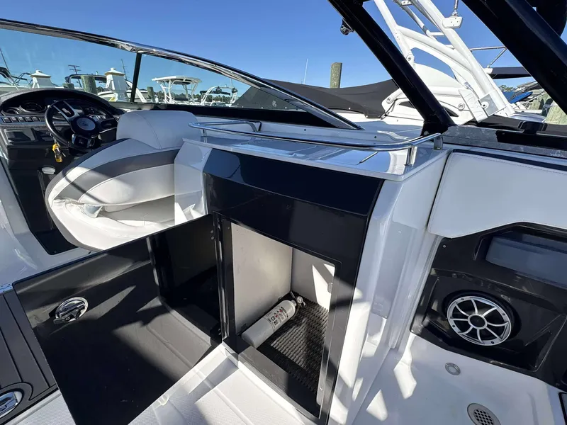 Slide: The Image of Monterey 278SS 2018 - 5