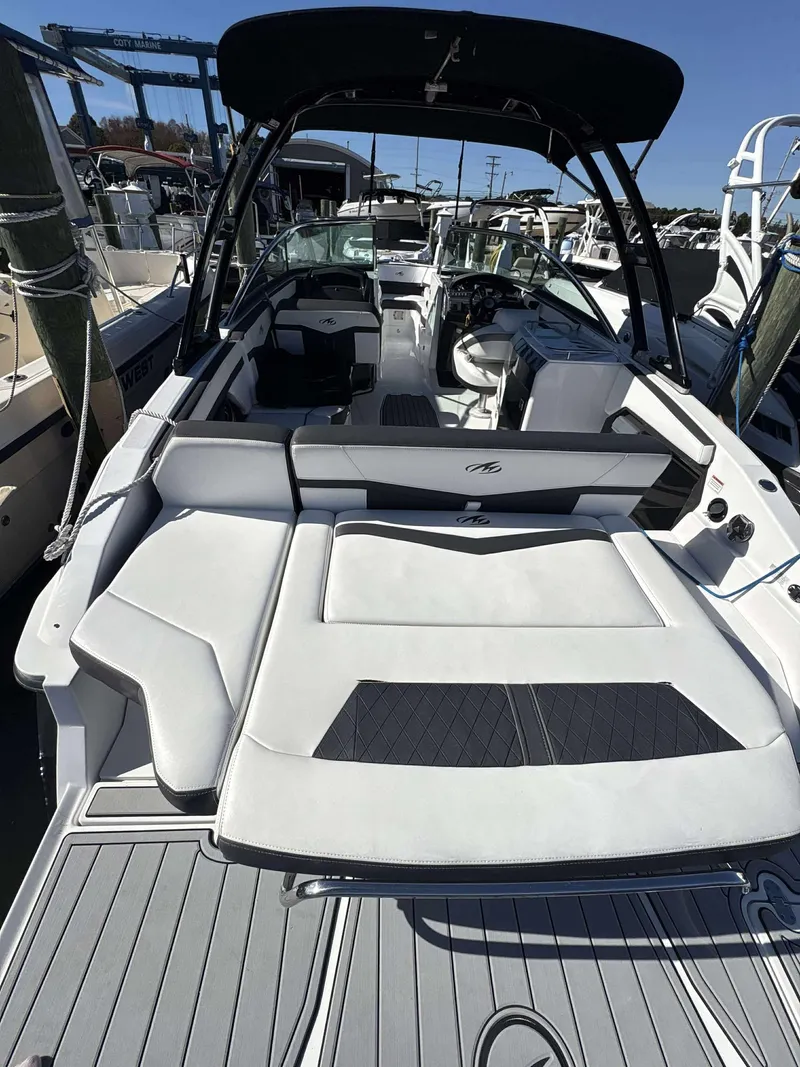 Slide: The Image of Monterey 278SS 2018 - 6