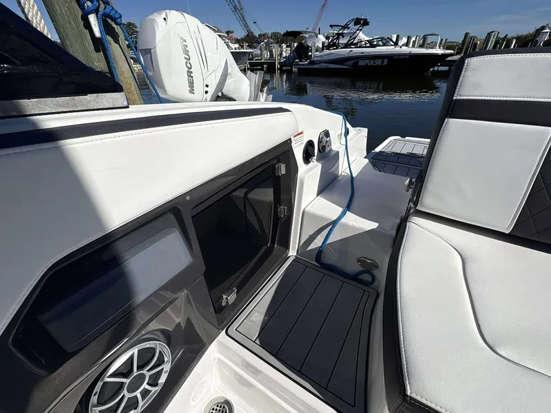 Slide: The Image of Monterey 278SS 2018 - 13