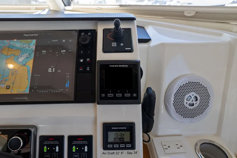 Slide: The Image of Aquila 44 YACHT 2017 - 23