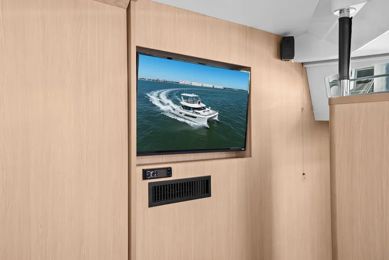 Slide: The Image of Aquila 44 YACHT 2017 - 16