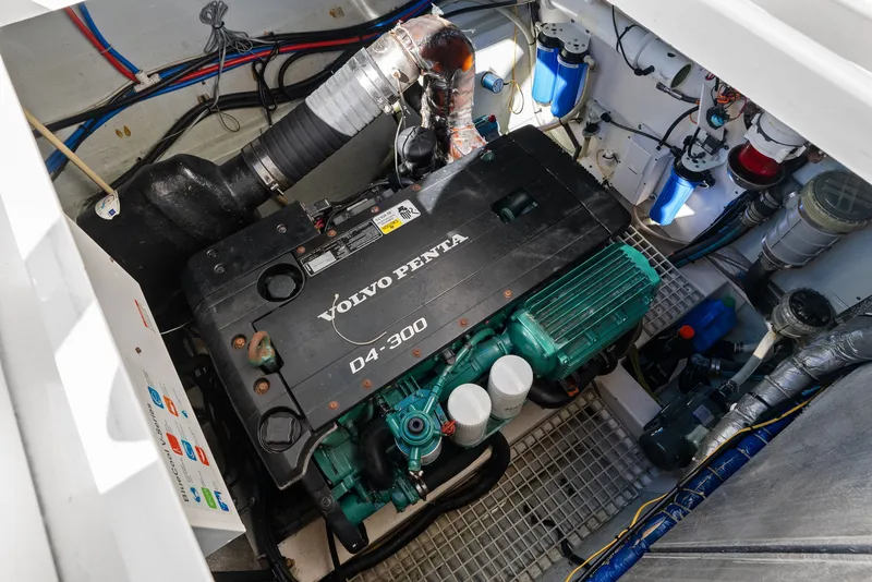 Slide: The Image of Aquila 44 YACHT 2017 - 15
