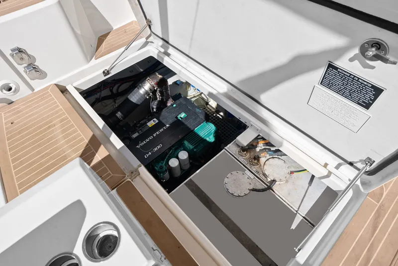 Slide: The Image of Aquila 44 YACHT 2017 - 14