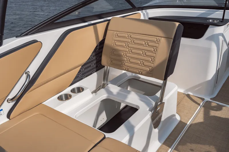 Slide: The Image of Sea Ray SPX 190 Outboard 2027 - 22