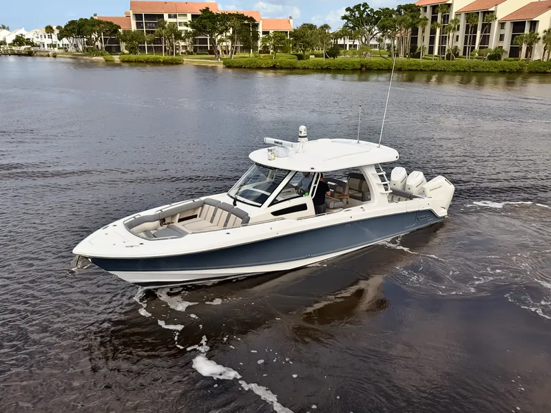 Slide: The Image of Boston Whaler 350 REALM 2025 - 17