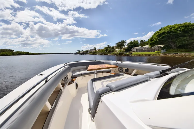 Slide: The Image of Boston Whaler 350 REALM 2025 - 37