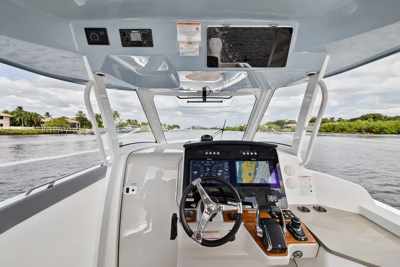 Slide: The Image of Boston Whaler 350 REALM 2025 - 70